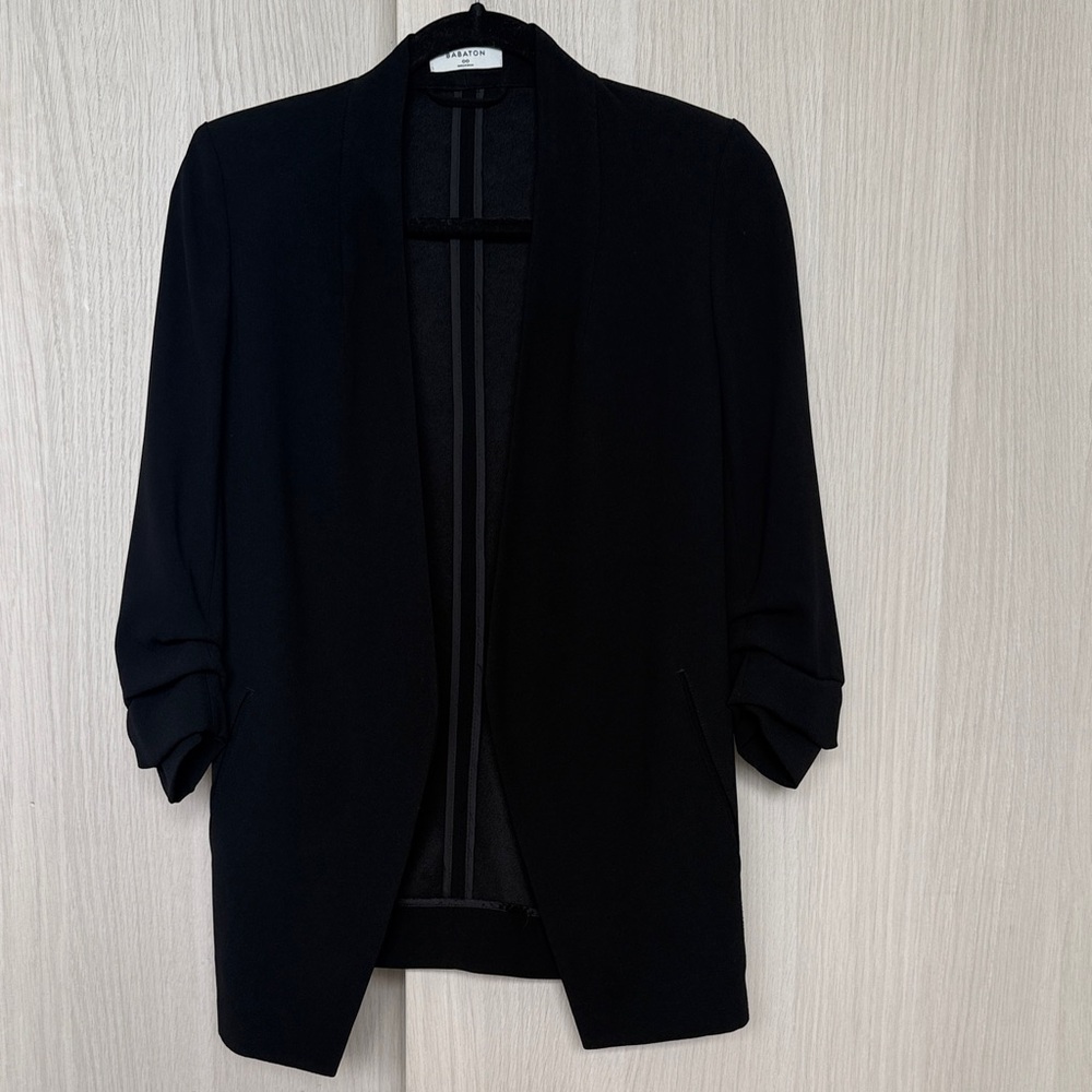 Babaton open black blazer size 00
